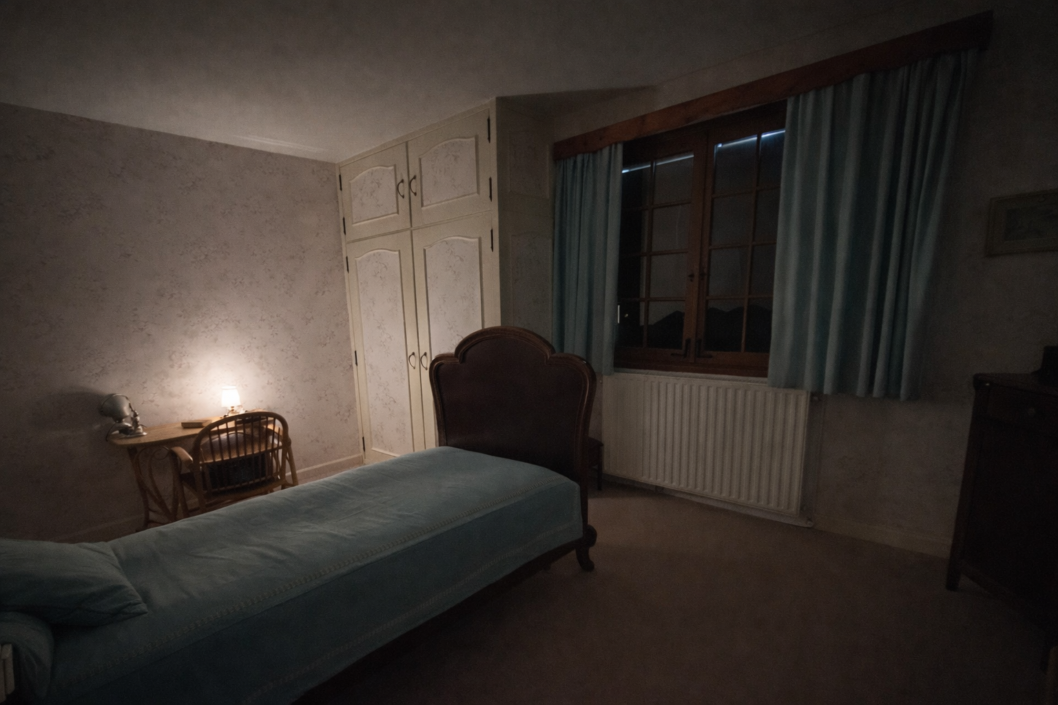 Avant — La chambre d’Apolline